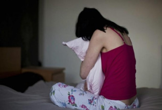 女子西藏旅游被两次性侵，遭摸遍全身