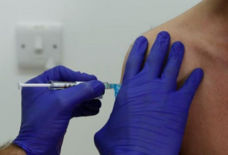 新西兰男子收钱“代打疫苗”，一天10针