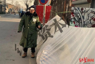 遭遇骗局 昔日富豪如今流浪街头住简易窝棚…
