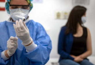 法国发现新冠病毒新变种 或更抗疫苗更具传染力