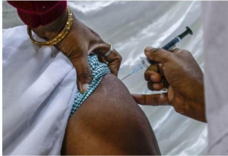 印84岁老翁狂注12剂疫苗 感谢政府病痛全消失