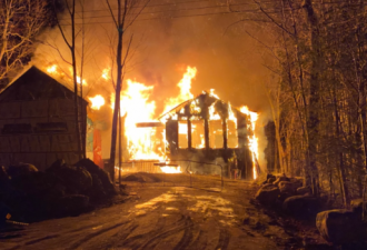 多伦多夫妇的在建屋被一把火烧光 40多万打水漂