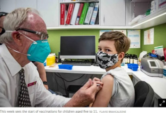 澳洲妈妈晒孩子接种疫苗遭网暴！