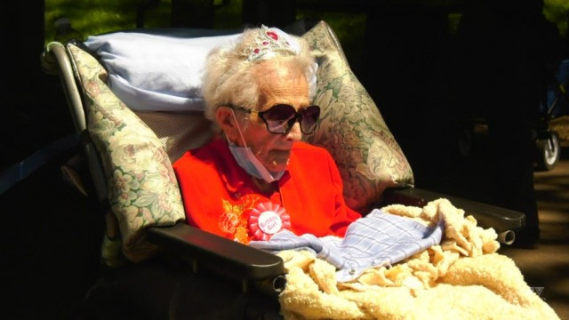 Oldest Canadian celebrates 114th birthday
