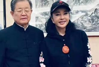 刘晓庆与80岁富豪老公合影 同框像两代人