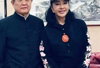 刘晓庆与80岁富豪老公合影 同框像两代人