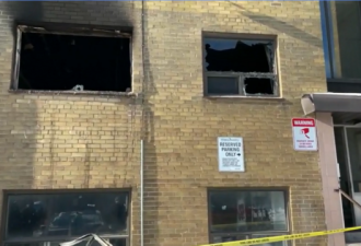 多伦多公寓火灾，妈妈用手打破窗户救下出婴儿