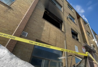 多伦多公寓火灾，妈妈用手打破窗户救下出婴儿