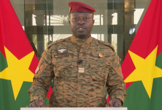 布基纳法索政变军方领导人首次露面电视讲话