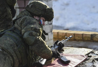 涂着口红的死神 普丁在乌克兰的秘密武器曝光