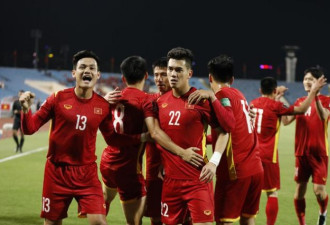 国足1比3输越南上热搜 范志毅表情包刷屏