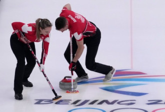 加拿大队冲击冬奥会冰壶金牌 花滑团体恐出局
