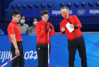 中国冰壶6:8不敌卫冕冠军加拿大队 吞两连败