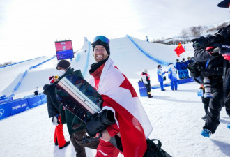 加拿大喜夺跳台滑雪首枚奖牌 1金1银4铜