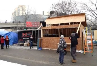 渥太华抗议者囤积液化气罐！违章建木屋