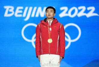 韩选手摘银擦领奖台 中国选手跃上冠军位