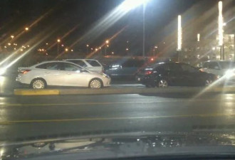 多伦多华人爆料：Yorkdale停车场交易被劫车