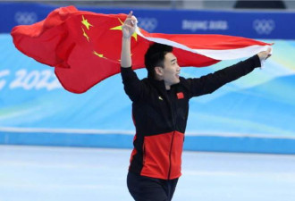 王濛嘲笑韩国选手擦领奖台:擦了能滑过?