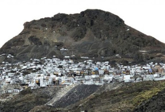 5万人住海拔5100米的小镇上 生活堪比炼狱