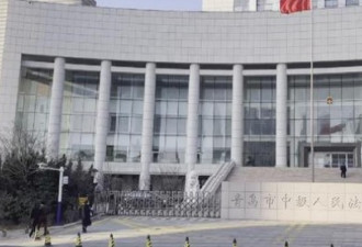 “江歌案”二审开庭 有人到法院外支持刘鑫