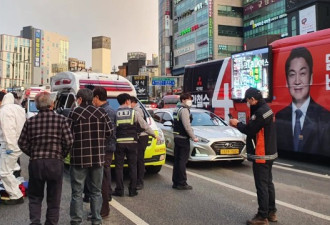 韩国大选突发意外 总统候选人竞选车上2人死亡