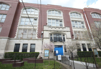 七岁儿子带枪去学校 纽约市皇后区老爸被捕