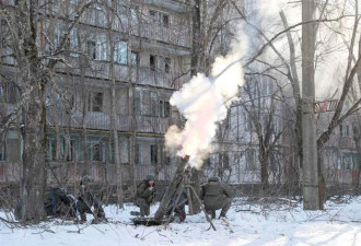乌克兰率先在乌东开火 会是俄乌大战前奏？