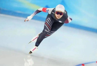 冬奥选手穿中国队服装 遭网暴被逼退役