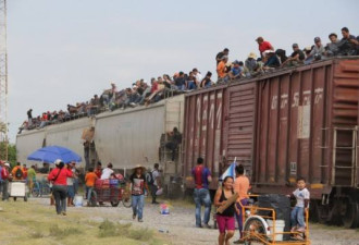 墨当局突袭抓捕目的地为美国的过境移民
