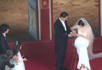 林志玲结婚 全程5次换装婚纱价值惊人