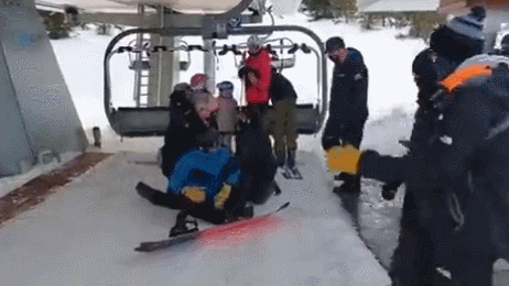 蓝山滑雪场爆发严重冲突 多名游客、安保卷入