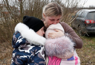 乌克兰母亲受托带陌生小孩逃匈牙利