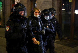 抗议演变暴力冲突 3000多名俄罗斯人被逮捕