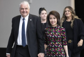 内华达州长和华裔妻被2名仇华者追着辱骂视频曝