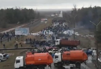 数百乌克兰民众集结“堵住核电厂要道”