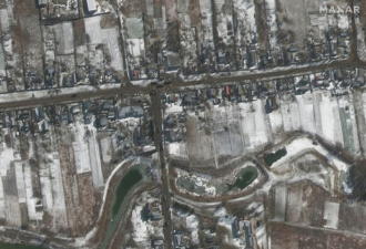 卫星影像曝：俄64公里大军进入开火位置