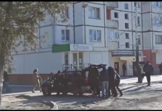 俄军炮击领面包民众 10人炸死曝尸街头炼狱画面