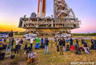 NASA超重型火箭已经到达发射台 全球期待
