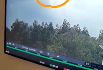 坠毁处地面焦黑 土地全翻急寻幸存者