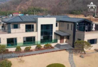 获特赦后朴槿惠首次露面 再三做了这件事！