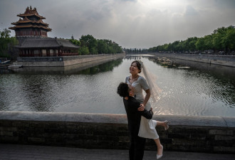 中国2021年离婚率下降 结婚登记数创36年新低