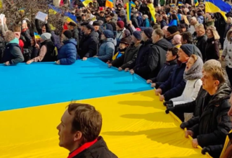 乌市长遭掳走 市民上街抗议逼俄军撤退放人