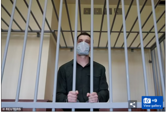 美国公民被关进俄罗斯监狱，正在绝食...