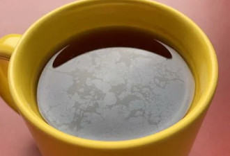 茶水表面有层膜，是茶脏了还是茶杯脏了？