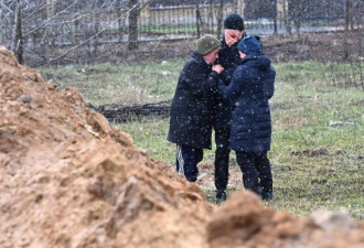 基辅地区发现410平民尸体 泽伦斯基斥种族灭绝