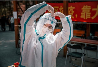 上海防疫干部:被封毫无征兆 有人踹大门