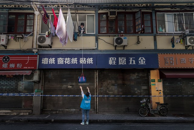 有人说，疫情过后,应该拍一部电影叫《上海团长》 - 大千杂闻- 倍可亲