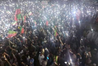 巴基斯坦爆发大规模抗议 万人上街呼喊