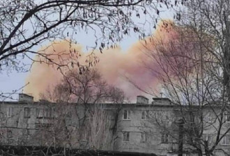 俄军炮击乌克兰硝酸储藏处 天空出现橙色烟雾