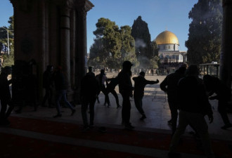 巴以在耶路撒冷圣殿山爆发冲突 伤亡59